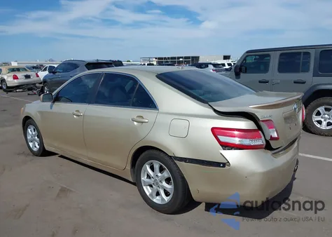 2011 Toyota Camry Le z USA, uszkodzony, nr VIN 4T4BF3EK5BR093887